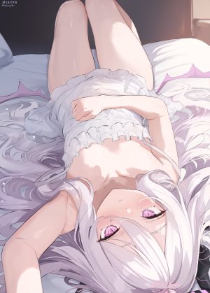 空崎ヒナ,蔚蓝档案,呆毛,露肩,脸红,breasts,恶魔娘,连衣裙,光晕,萝莉,长发,视线正对,横臥,紫色眼,single,超长发,白发,翅膀