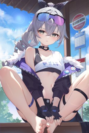 崩坏：星穹铁道,honkai,silver_wolf,KuroiDa,single,长发,長身像,脸红,坐姿,天空,马尾辫,灰发,少女,露脐,项圈