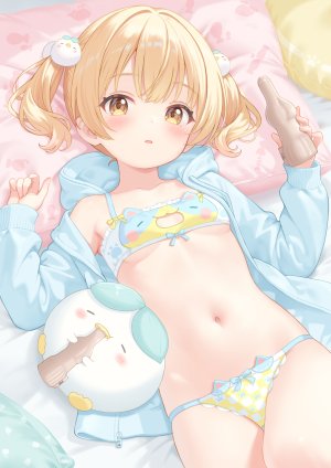 夕奈れぶん,bra,萝莉,胖次,金发,贫乳,平躺,脱衣