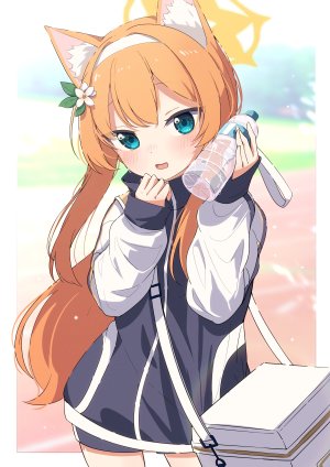 蔚蓝档案,伊落玛丽,伊落マリー,おこたみかん,single,长发,長身像,视线正对,開口,兽耳,长袖,少女,光晕