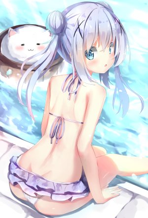 香風智乃,tippy,请问您今天要来点兔子吗?,夏奈なつ,动物,前发,露肩,水着,碧眼,青发,脸红,兔子,双团子头,发饰,长发,视线正对,回头看,坐姿,泳装,双马尾