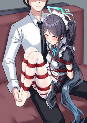 天童爱丽丝,天童アリス,蔚蓝档案,t_zhonglang,围裙,捆绑play,breasts,灰发,光晕,女仆,裤袜,衬衫,坐姿,笑顔