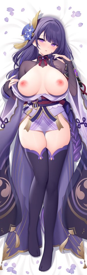 みこ,原神,雷電将軍,前发,三股辫,发饰,和服,No-Bra,オビ,马尾辫,丝袜,结发,传统服装,絶対領域,脸红,breasts,cleavage,长发,nipples,紫色眼,紫发,超长发,横臥,開口,视线正对,花瓣