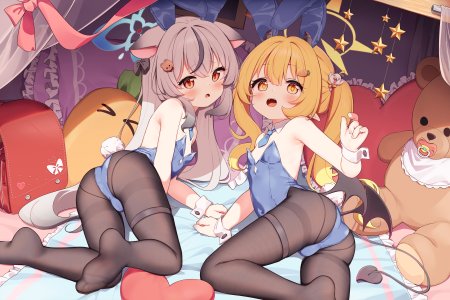 setmen,蔚蓝档案,丹花イブキ,春原ココナ,萝莉,平胸,发饰,丝袜,兽耳,脸红,双马尾金发,侧趴,回头看