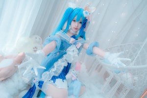 VOCALOID,COS,miku,初音未来,双马尾,冬末miku,裸足